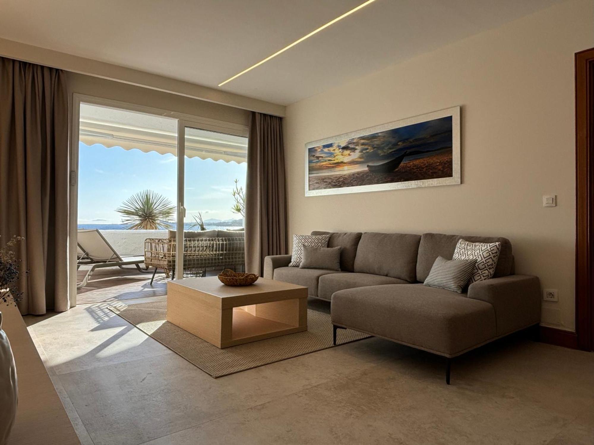 Costa Teguise Luxury First Line Apartment Exterior photo