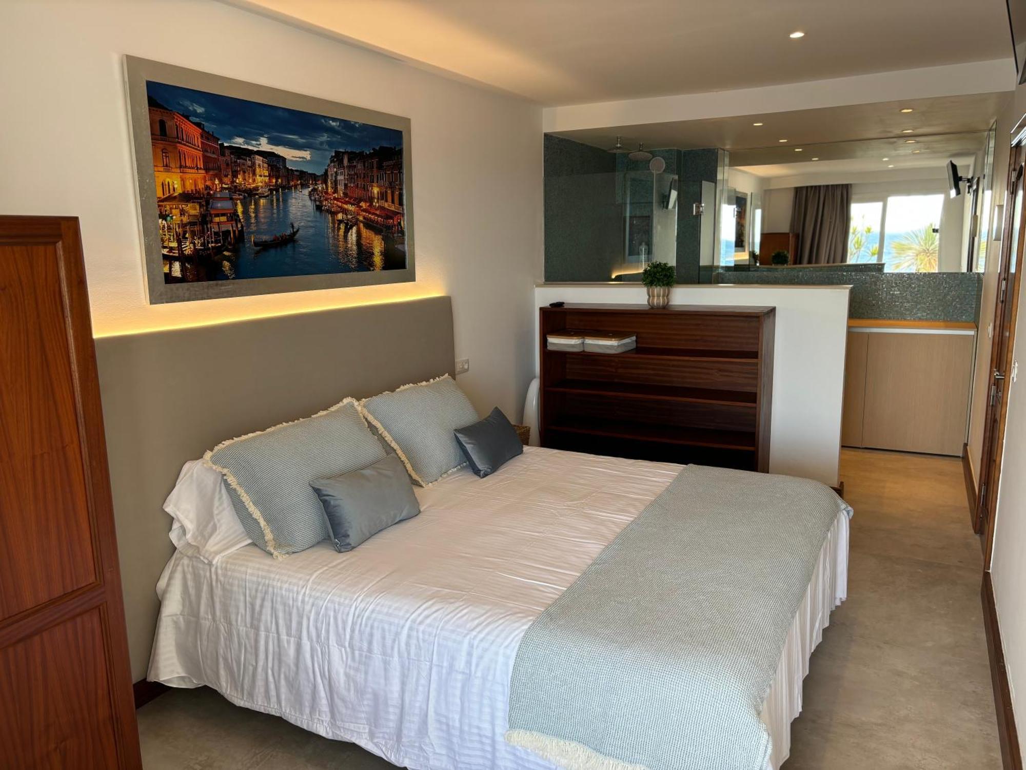 Costa Teguise Luxury First Line Apartment Exterior photo